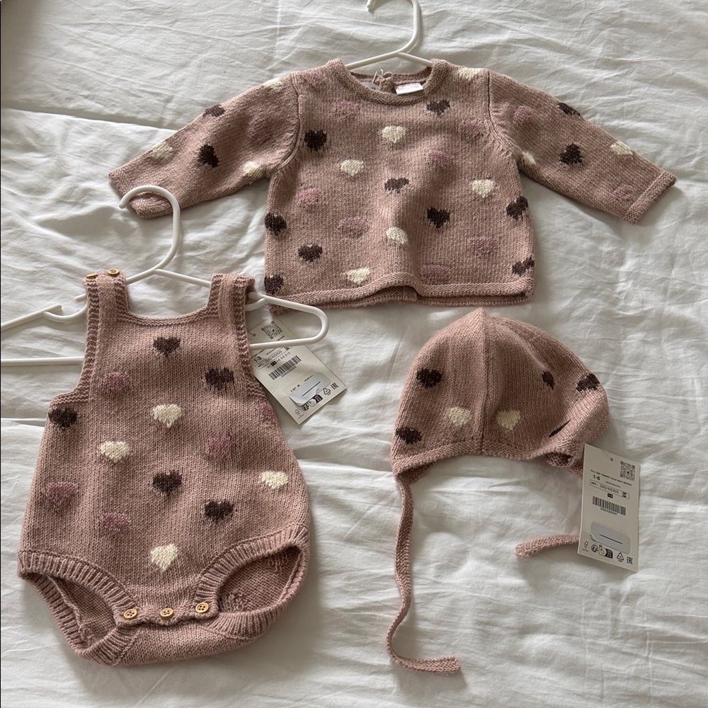 Zara Adorable Heart Pattern Baby Set- NWT - size 1-3 months
